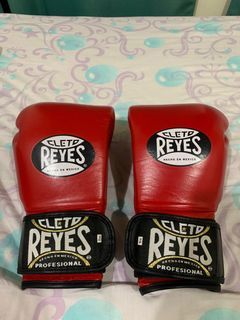Cleto Reyes 16oz boxing gloves