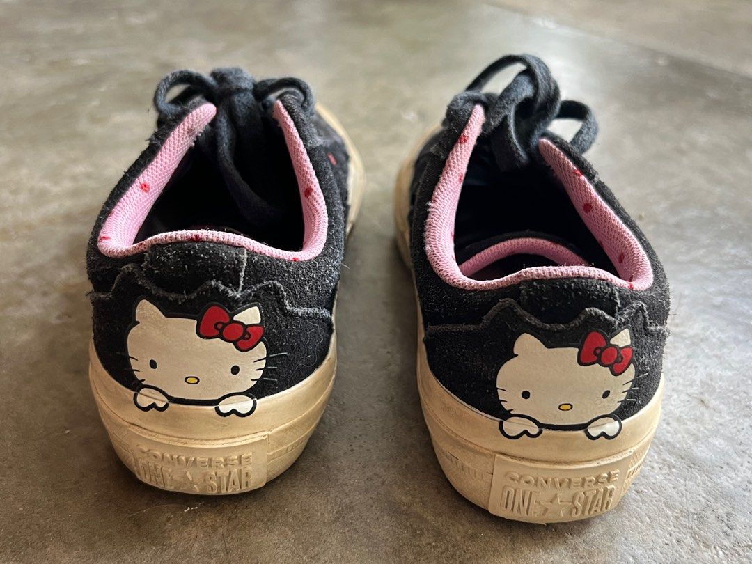 Hello kitty sale toddler converse