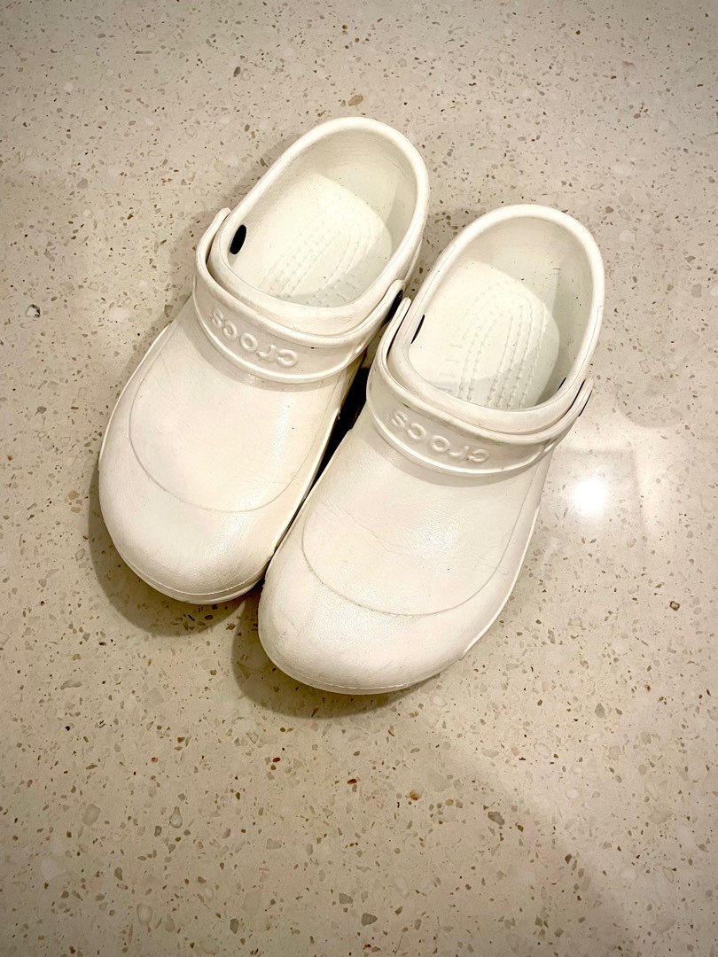 White crocs top no holes