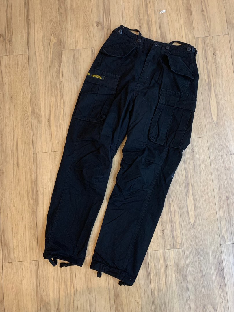 crossover cargo pant, Men's Fashion, Bottoms, Trousers on Carousell