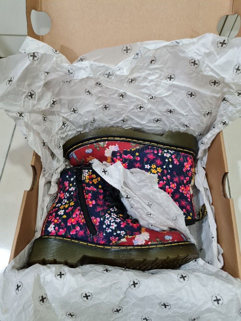 Dr martens outlet junior banzai