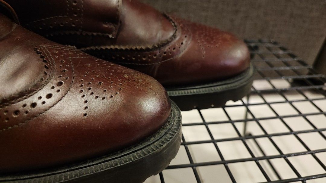 Burgundy wingtip boots hotsell