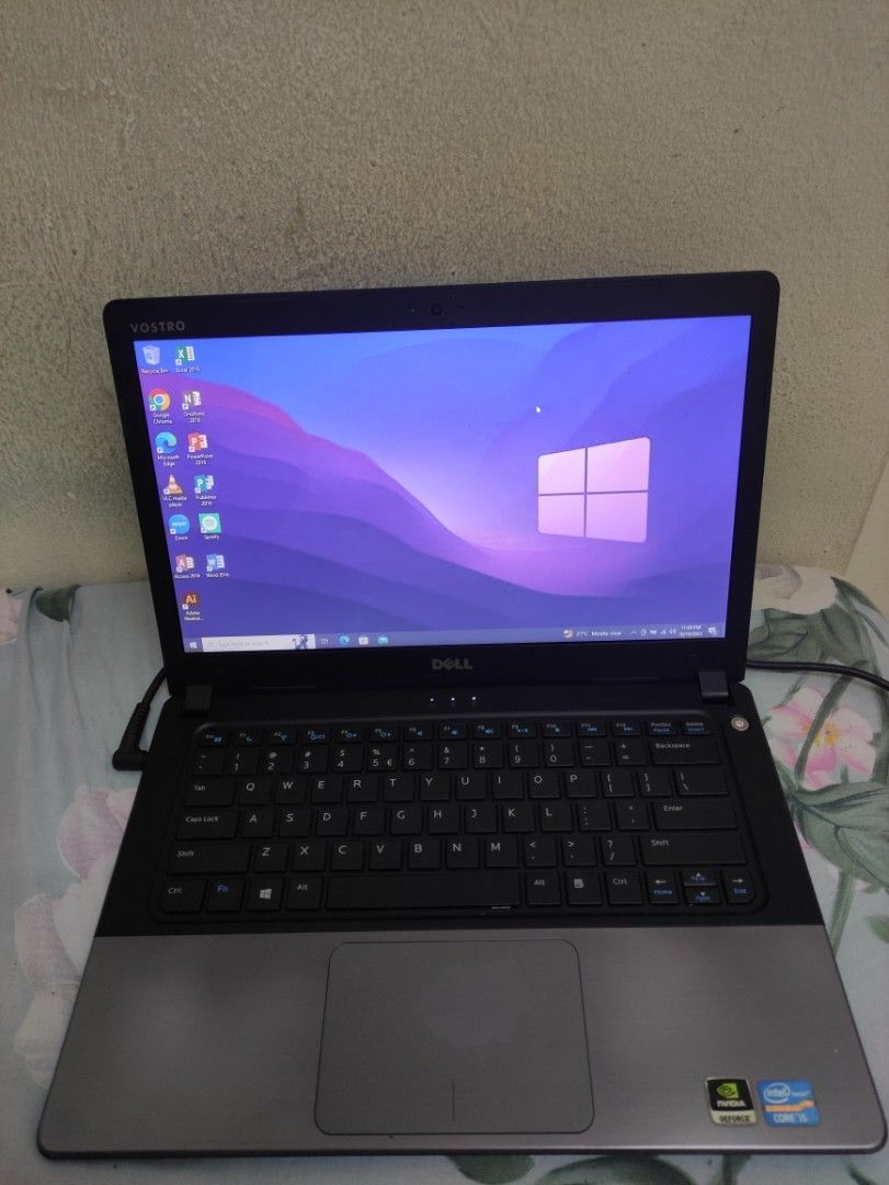 Dual graphics gaming laptop only 280 RM core i5 processor ram 4 GB