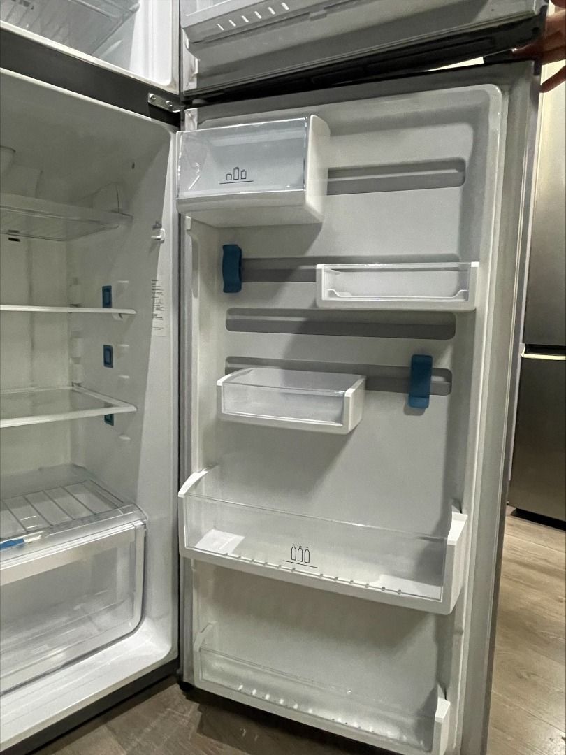 Electrolux Refrigerator Model ETB2100PE, TV & Home Appliances, Kitchen