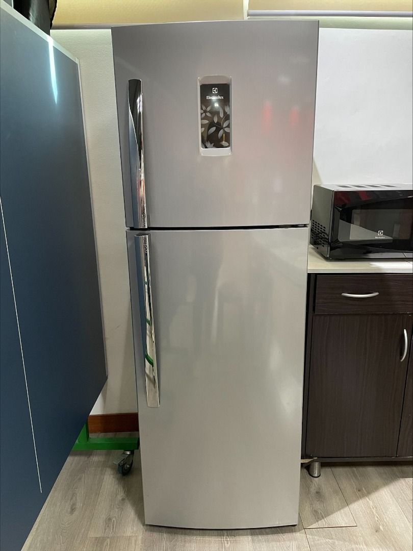 Electrolux Refrigerator Model ETB2100PE, TV & Home Appliances, Kitchen