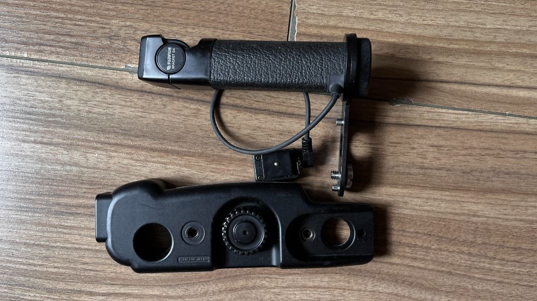 【美品】フジフィルム Fuji Grip Bracket GA645 MINT in Box] Fuji Fujifilm Grip Shoe Bracket GA for GA645 Zi