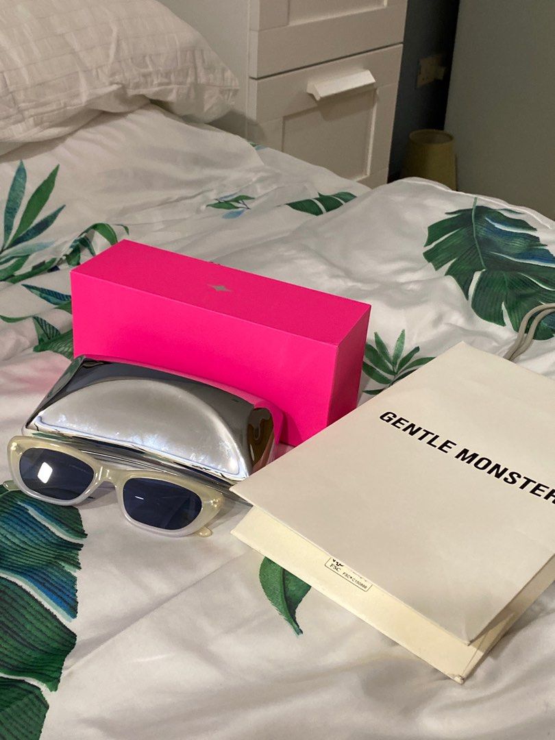 gentle monster ホワイトケース付き GENTLE MONSTER BOLD ケース付き GENTLE MONSTER 公式オンラインストア