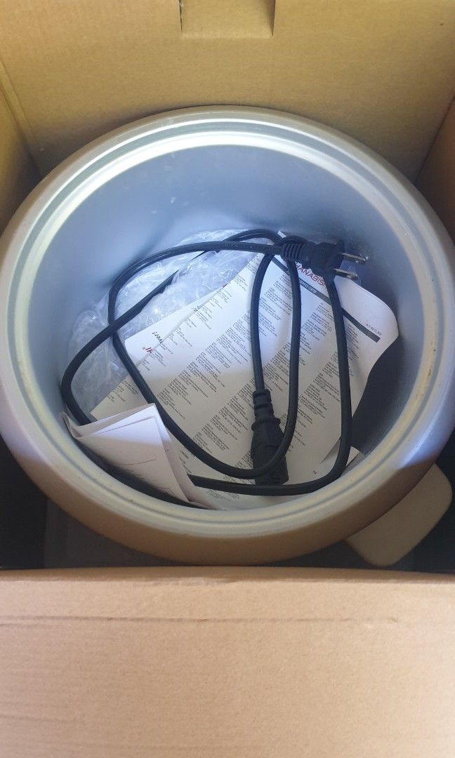 Hanabishi 1.8L Automatic Rice Cooker (Category: Cookers) located in Bulacan. Submitted by offmycloset (Listing ID 1259464766, Image 3). Description: Hanabishi 1.8L used once or twice guaranteed working Complete Items pati manual.