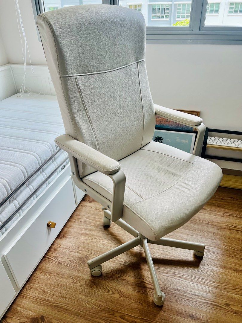Millberget swivel chair best sale review