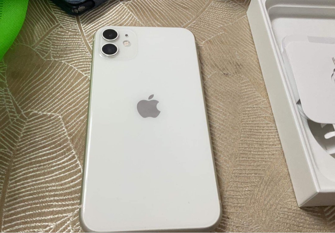 iPhone 11 - 125GB white