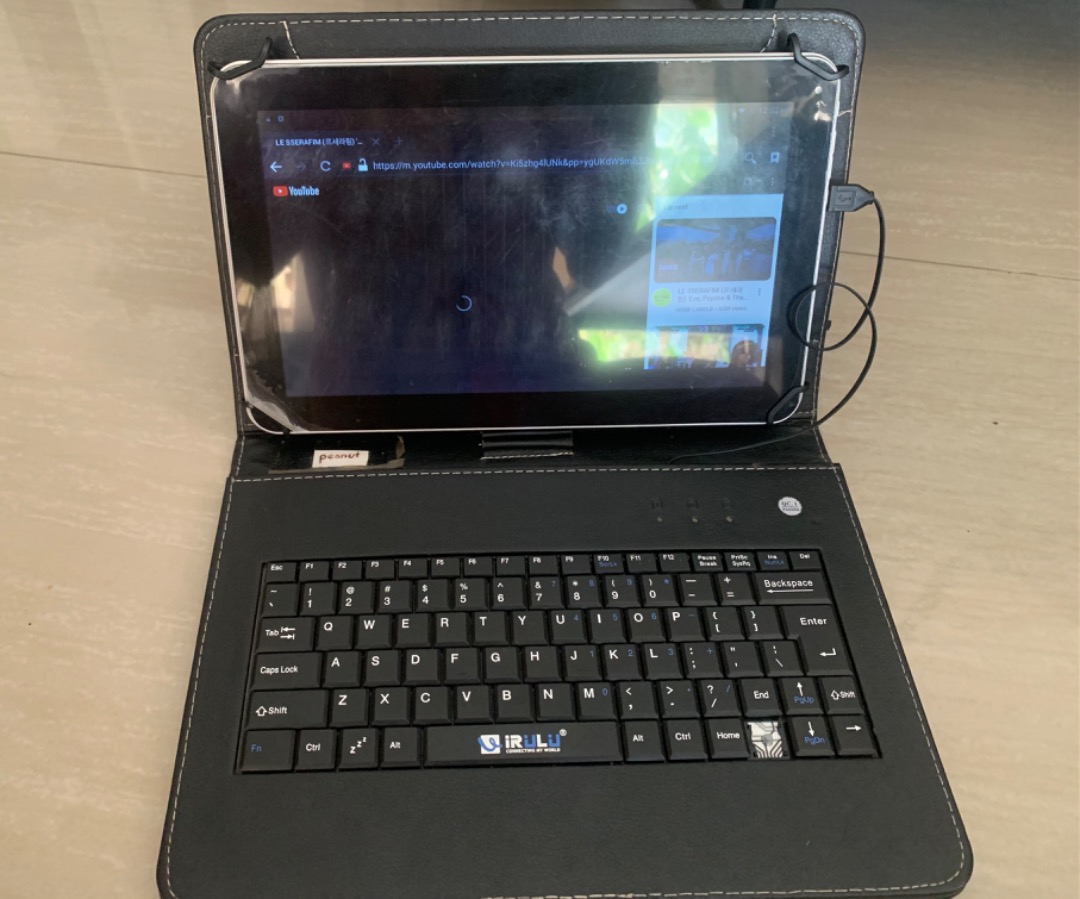 IRULU TABLET WITH KEYBOARD, Mobile Phones & Gadgets, Tablets, Android
