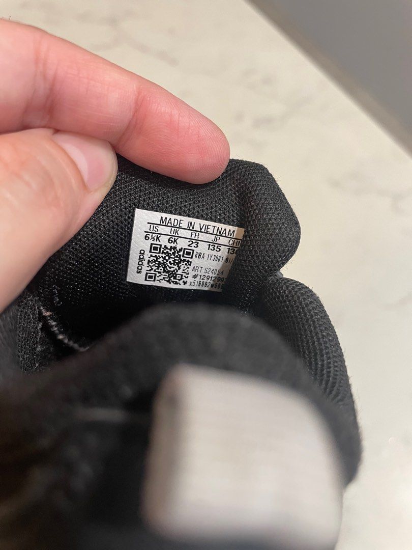 Adidas yeezy sales kid sizes zara