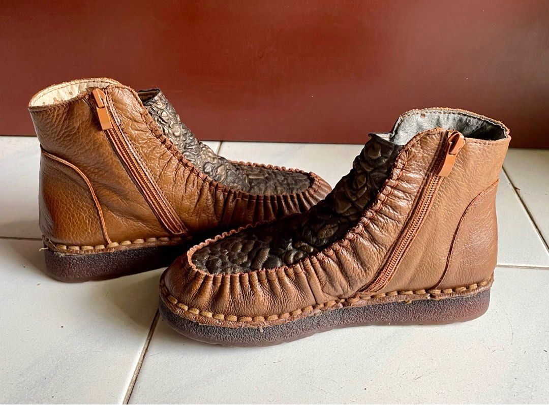 Ladies PU Leather Boots with side zippers Size 5