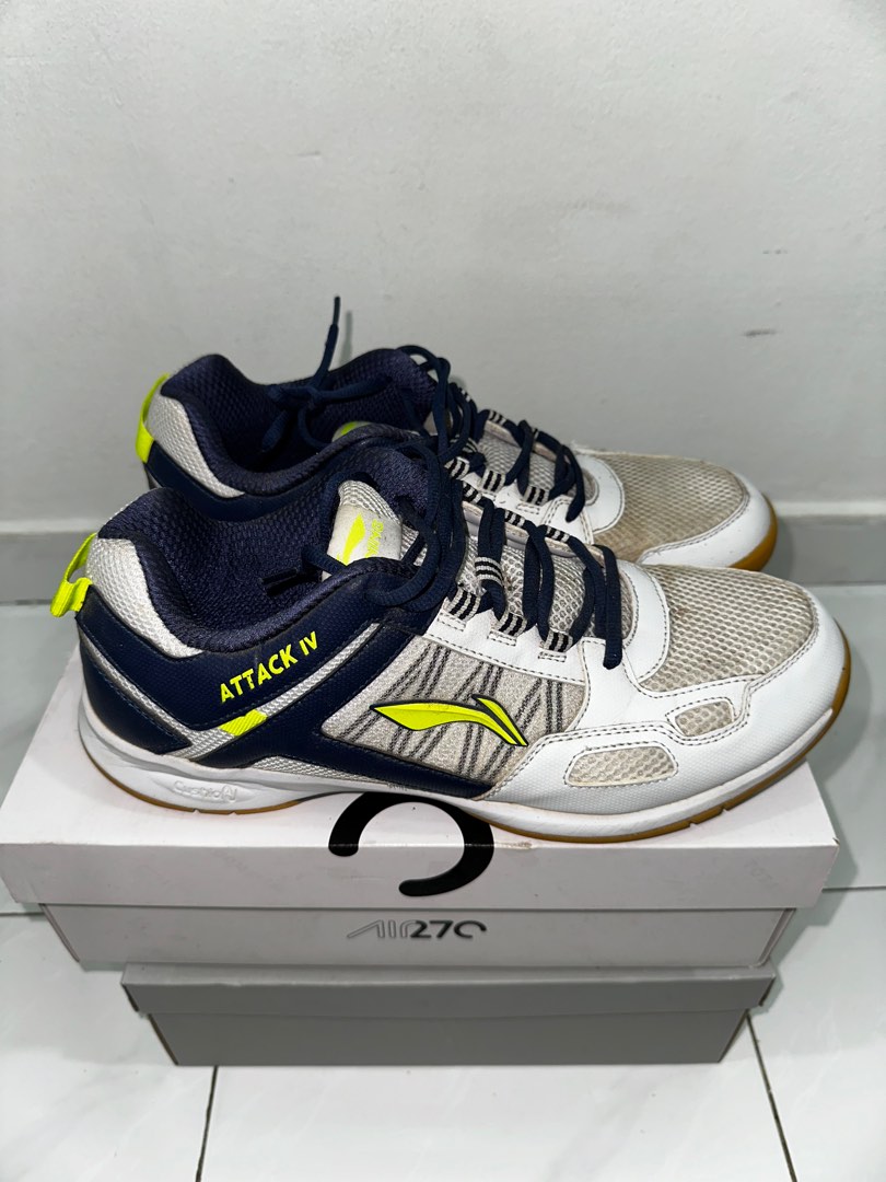 Lining Attack IV, Men's Fashion, Activewear on Carousell