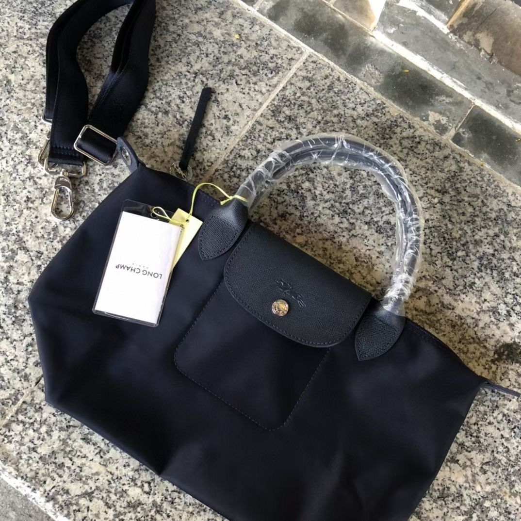 Long Champ Le Pliage neo large Original, Women's Fashion, Bags & Wallets,  Shoulder Bags on Carousell