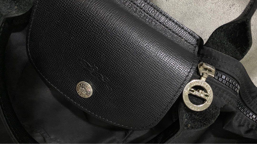 Longchamp sales black crossbody