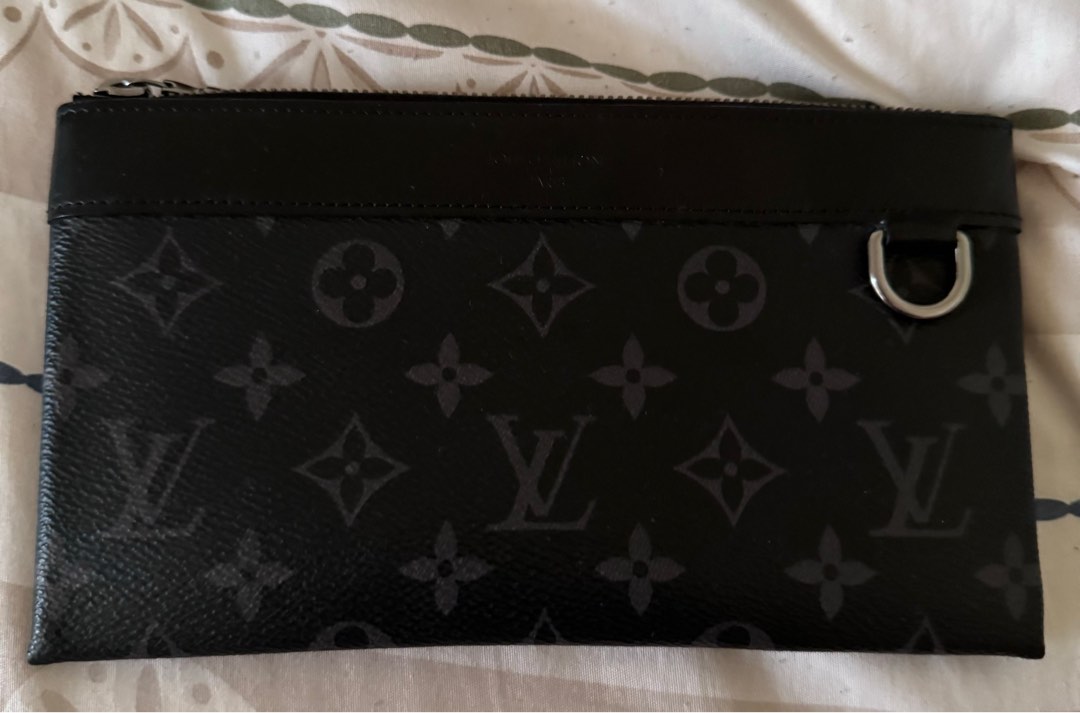 $60 > Supreme LV Wallet ( Supreme x Louis Vuitton ), Men's Fashion, Bags,  Belt bags, Clutches and Pouches on Carousell