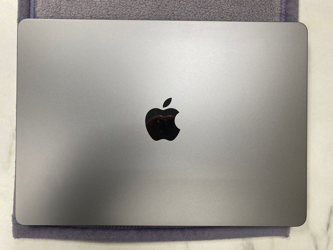 M2 MacBook Air 13吋8gb Ram 512SSD 太空灰色極之新淨香港行貨電池循環