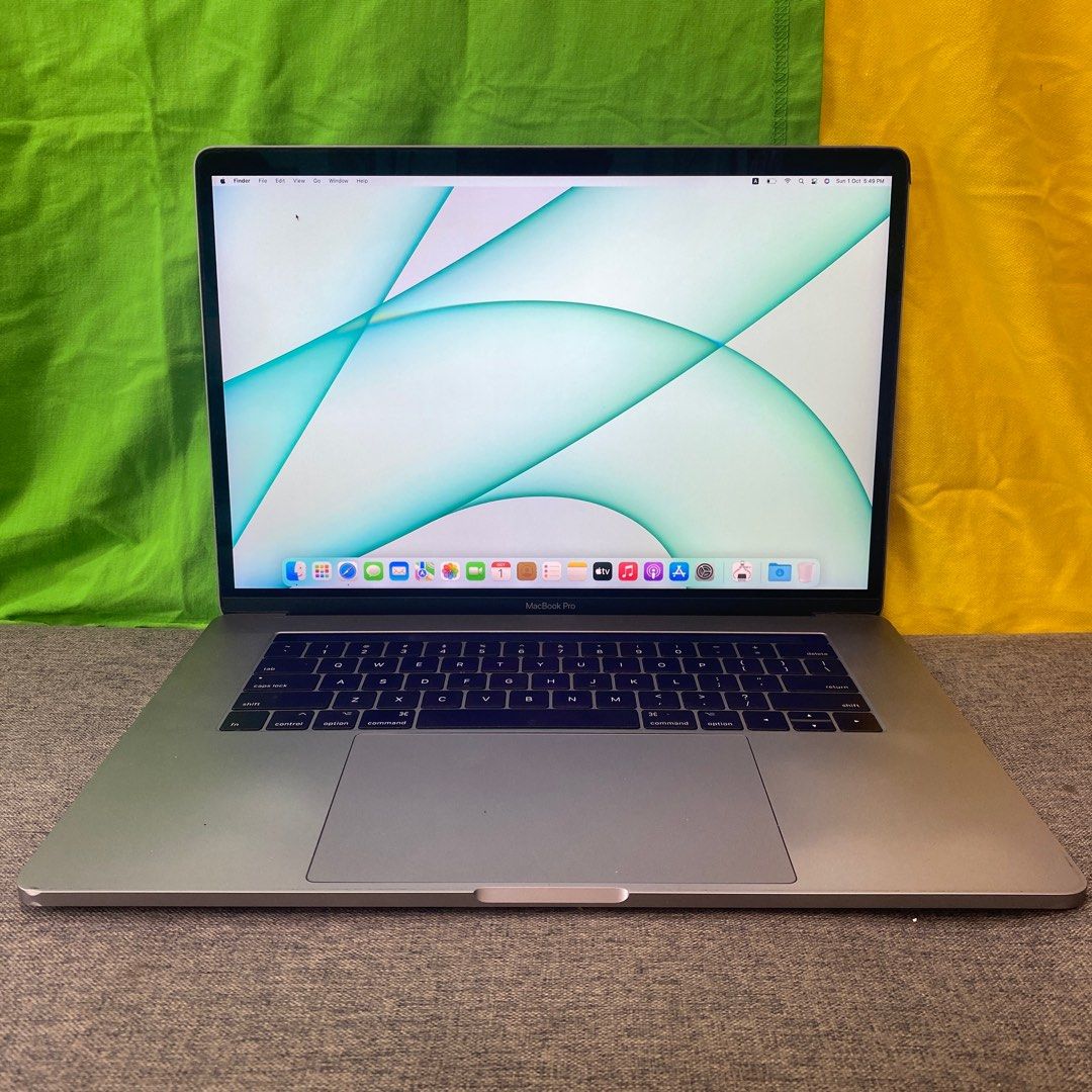 MacBook Pro 15” 2016 Core i7 2.6GHz 16+256GB / Cycle Count 316 ...