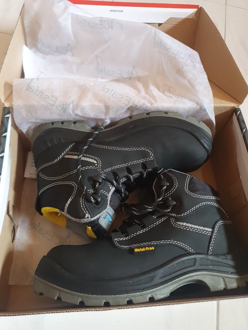 Mid cut store safety shoes