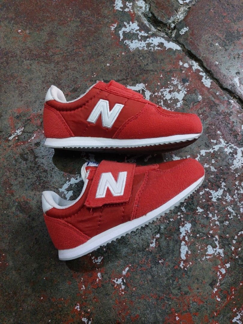 New balance 220 velcro hot sale