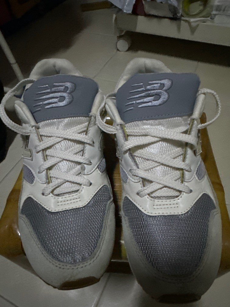 New balance original, Men's Fashion, Footwear, Sneakers on Carousell