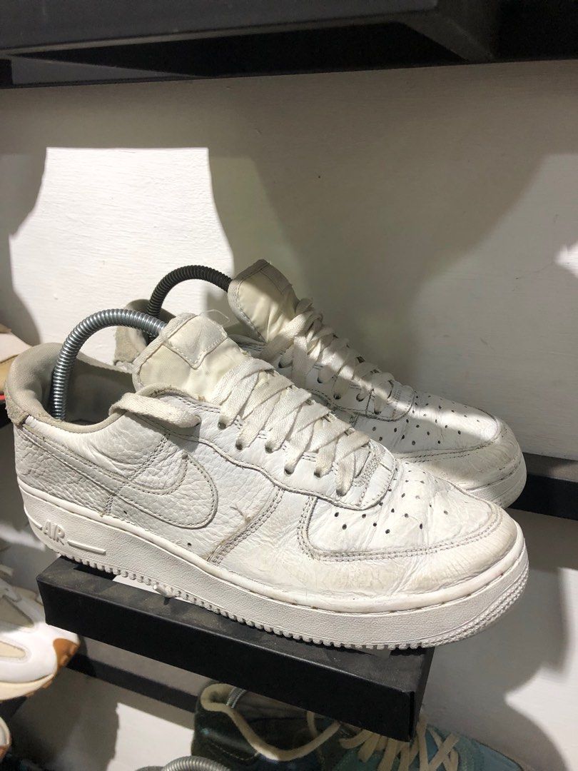 Nike Air Force 1 white, Fesyen Pria, Sepatu , Sneakers di Carousell