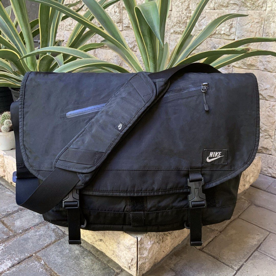 NIKE CASCADE 20M MESSENGER BAG Fesyen Pria Tas Dompet Tas Selempang di Carousell
