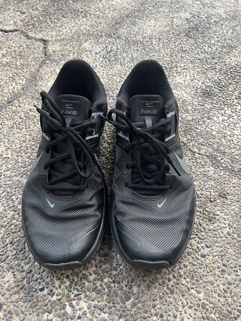 All black clearance gym trainers