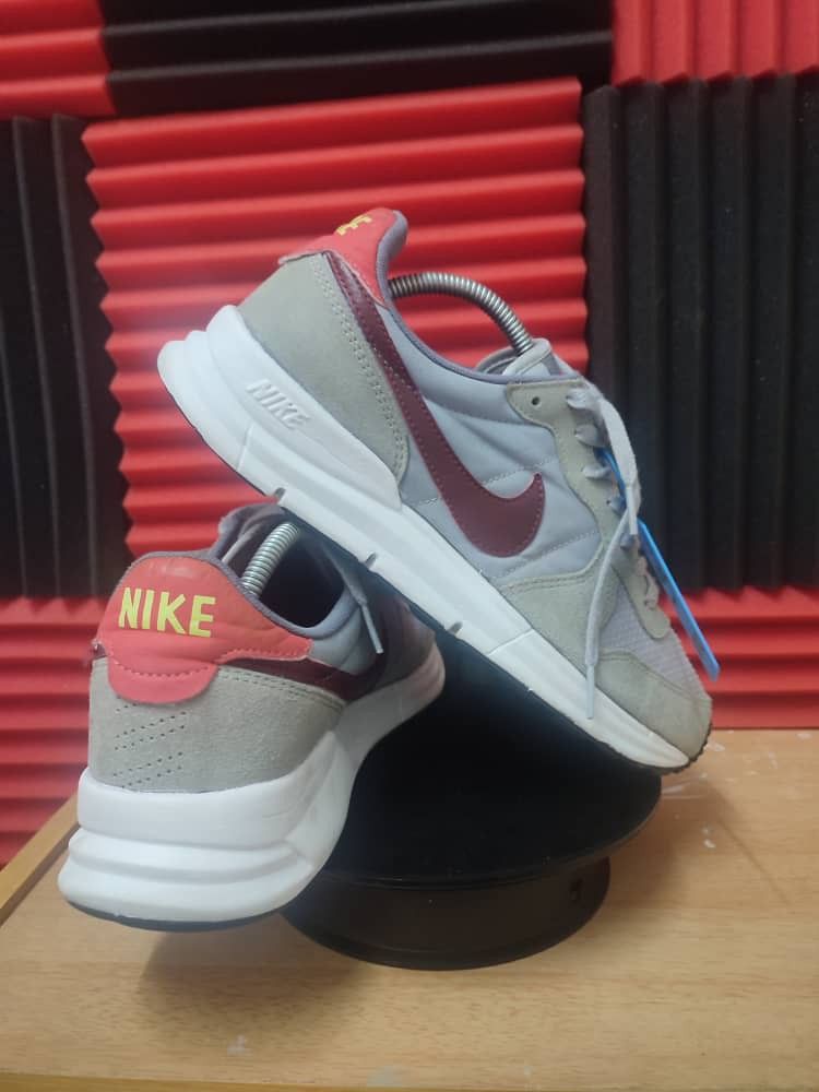 Nike outlet internationalist 13