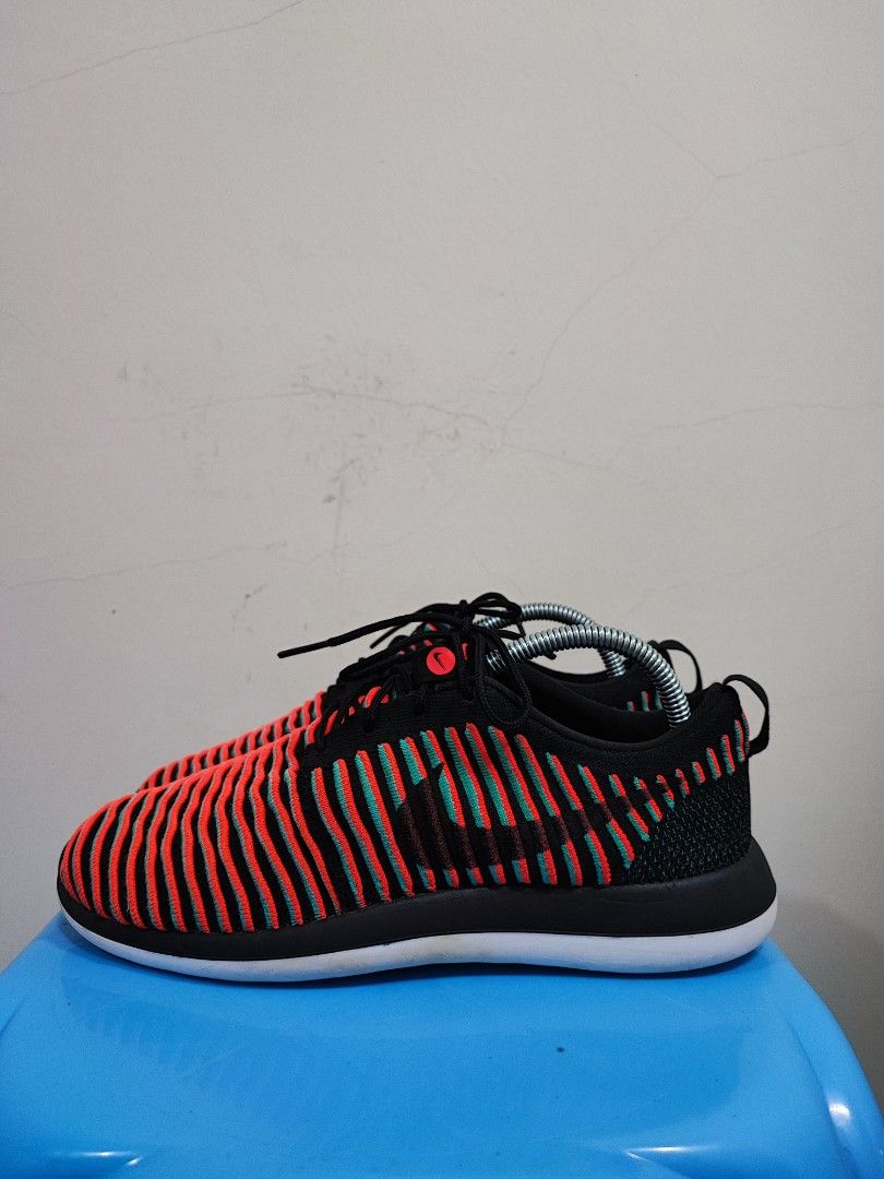 Nike women's roshe two flyknit lace discount up sneakers