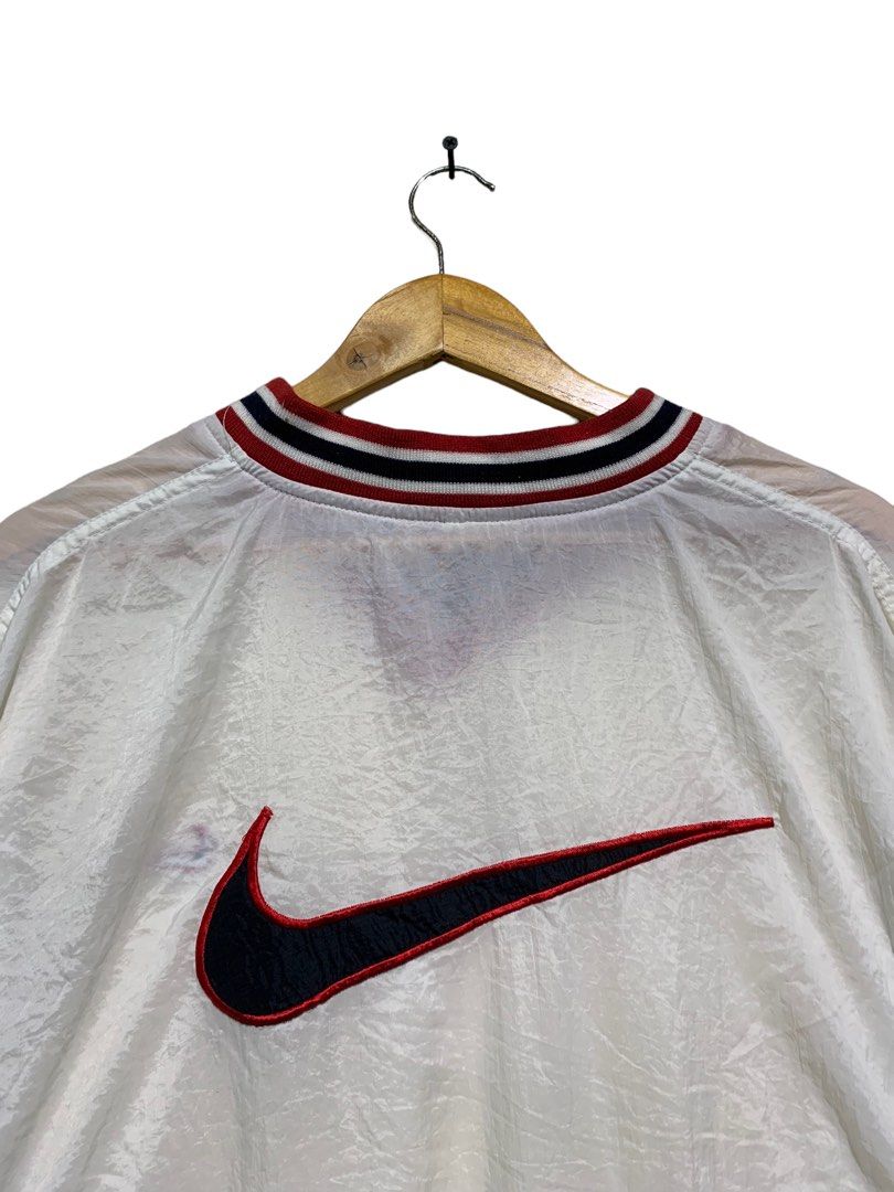 NIKE SWOOSH NYLON JUMPER Men s Fashion Coats Jackets and Outerwear on Carousell