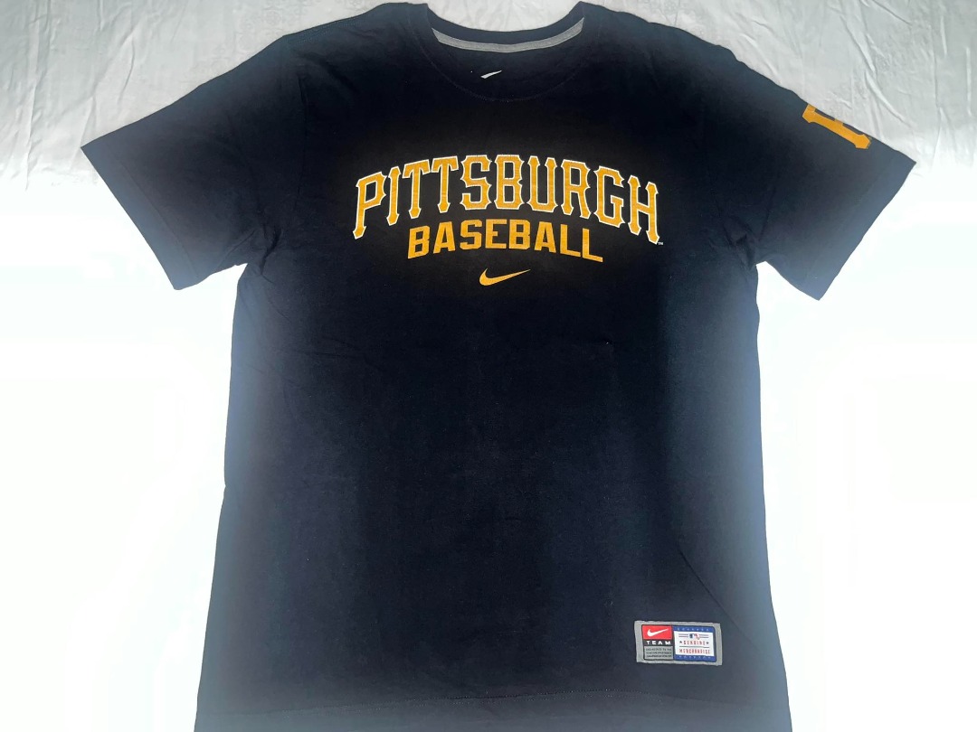 Nike Men's Pittsburgh Pirates Black Team 42 T-Shirt