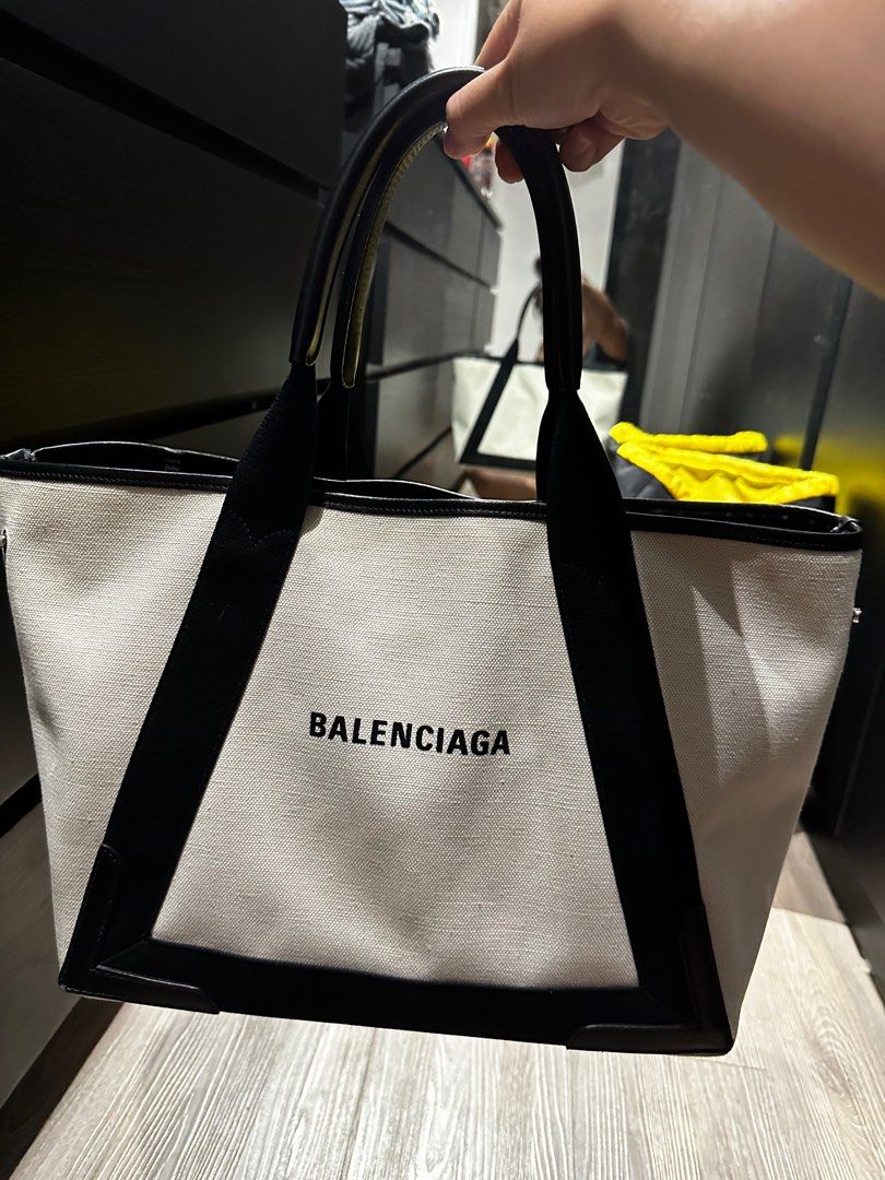 Balenciaga cabas sales medium tote bag