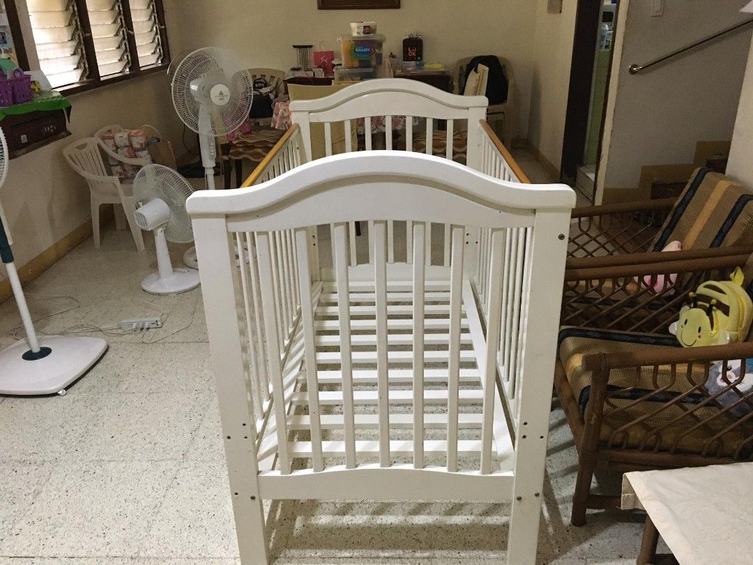 Preloved crib heavy duty, Babies & Kids, Baby Nursery & Kids Furniture