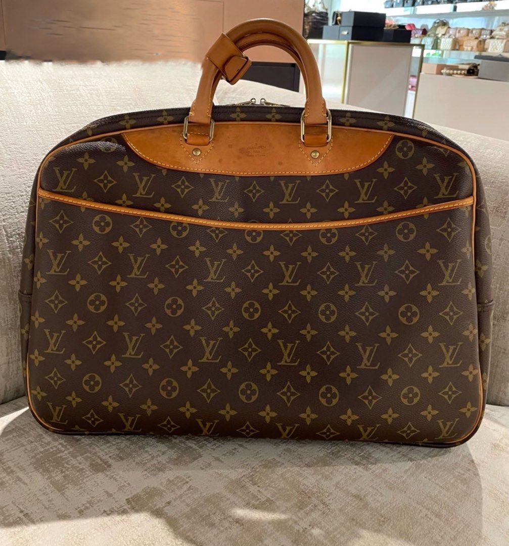 Jumbo 100% Authentic Louis Vuitton Monogram Alize 3 Poches (unisex)