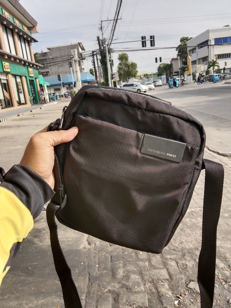 Samsonite red hot sale sling bag