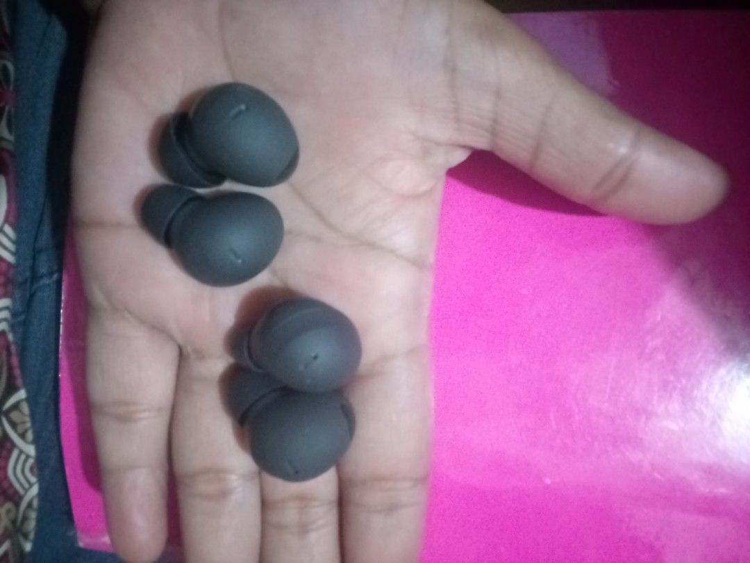 Samsung buds2 pro replacent (Category: Headphones & Headsets) located in Cabuyao City. Submitted by judilyndeq53719 (Listing ID 1259471423, Image 2). Description: para sa naghahanap Ng replacement sa nawalan nyung bud's2 pro eto Po pamalit orig legit Samsung earbuds... need to pair .. 900 each side pero pag left and right kukunin may dscount.