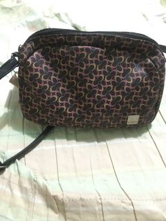 (Category: ) located in . Submitted by goodthrift (Listing ID 1259541967, Image 1). Description: .