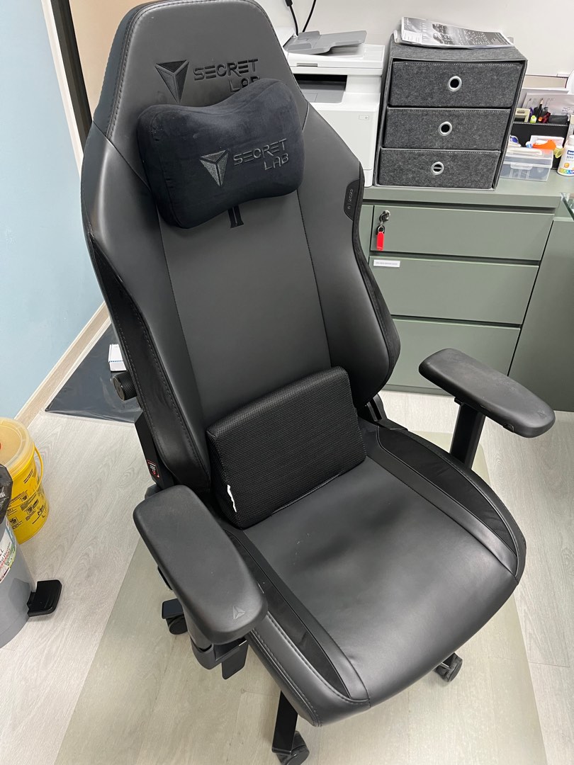 secretlab gaming chair, Furniture & Home Living, Furniture, Chairs on