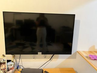 SKYWORTH 49’ TV with box and wall mount bracket