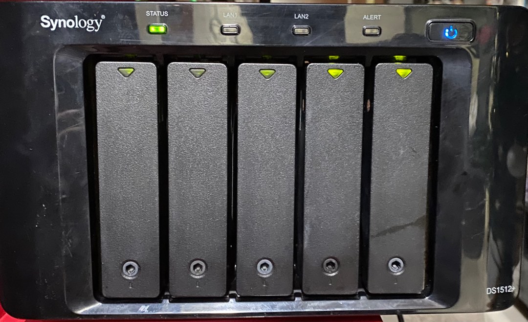 Synology DS1512+