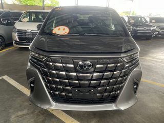 Toyota Alphard HEV Brand New !!! Auto