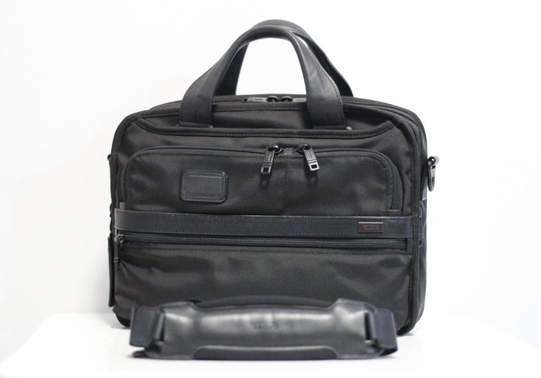 Tumi alpha 2 small 2025 screen expandable laptop brief
