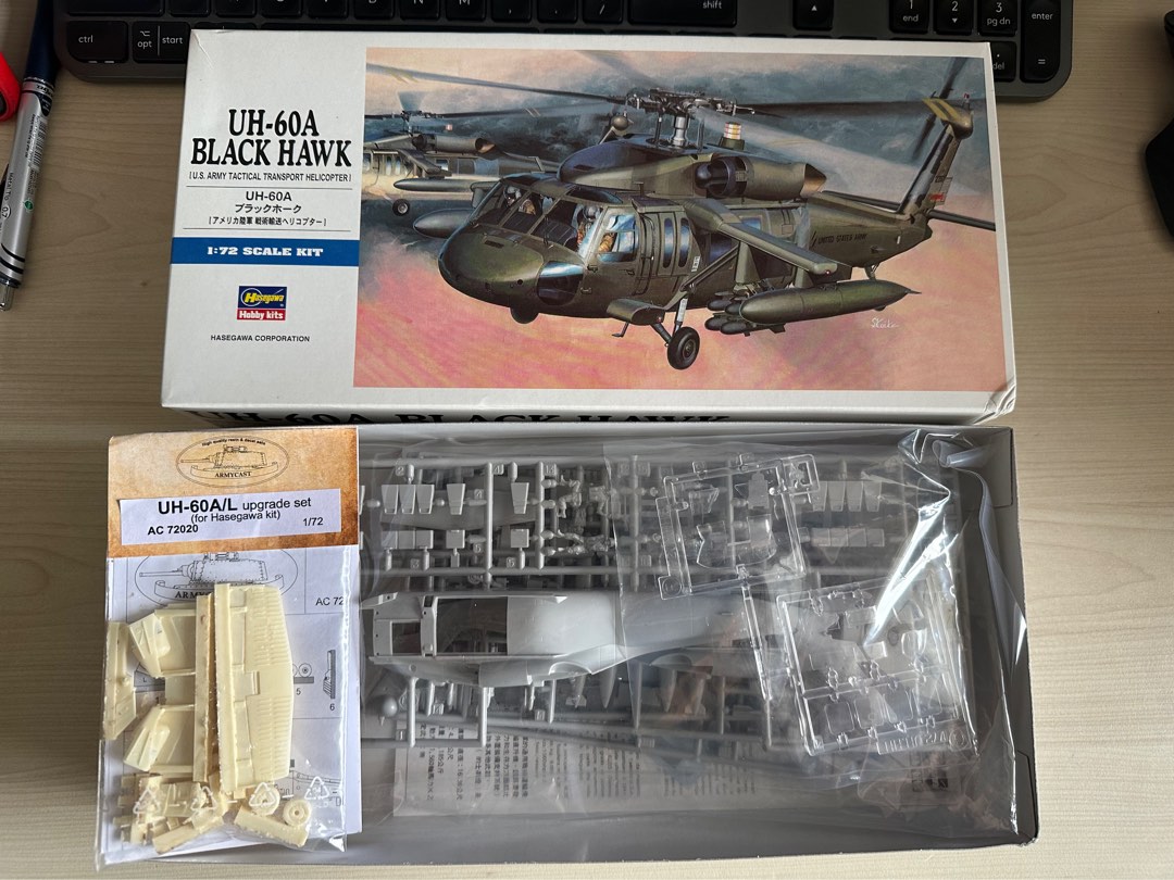 Maquette Hasegawa UH-60A Black Hawk Au 1/72 – 114 Pièces, Portes Ouvrantes, Missiles, Figurines – Niveau 2