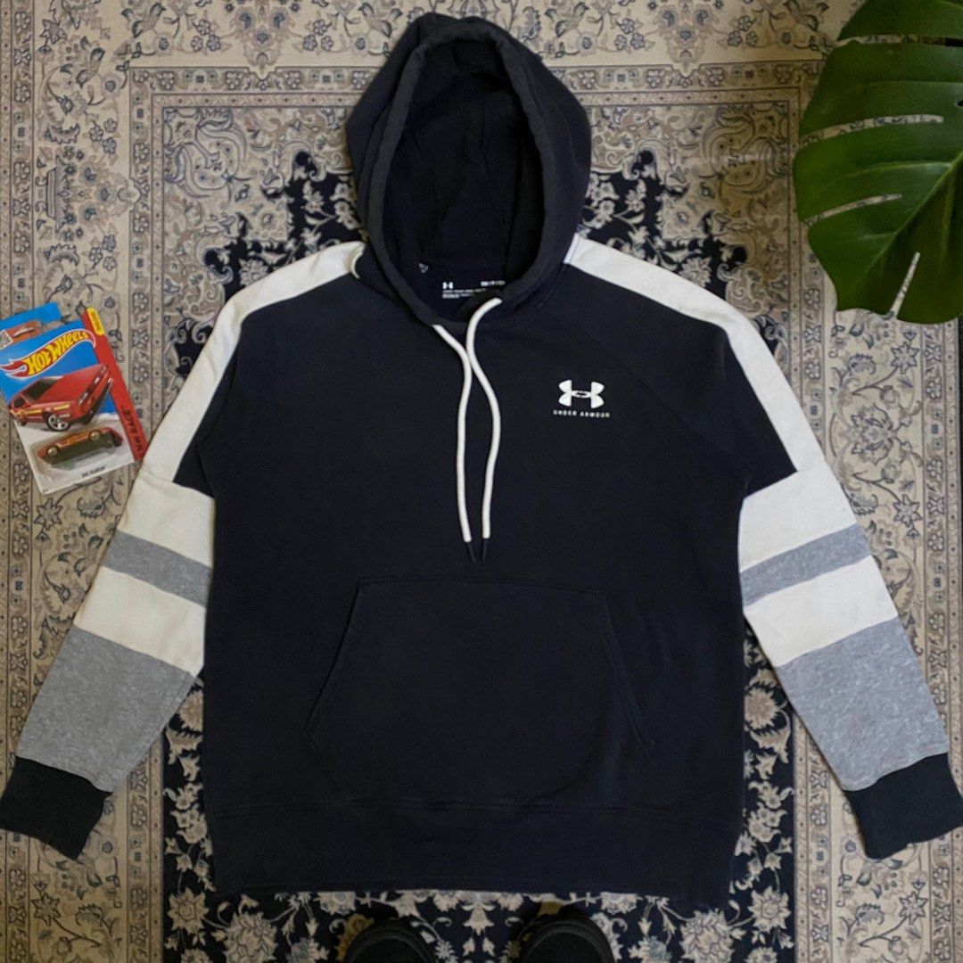 Under Armour Pullover Hoodie Men s Fashion Activewear on Carousell