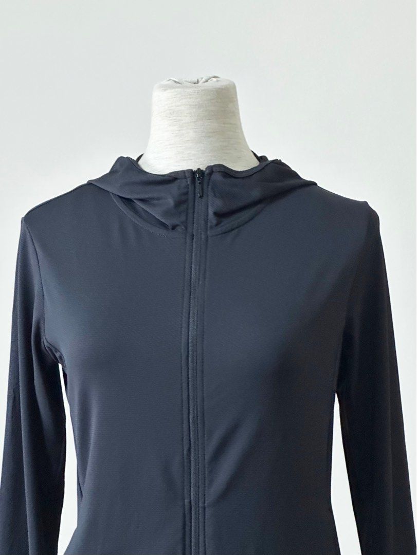 Uniqlo Black AIRism UV Protection Mesh Full-Zip Long Sleeve Hoodie size S  RM45, Women's Fashion, Activewear on Carousell
