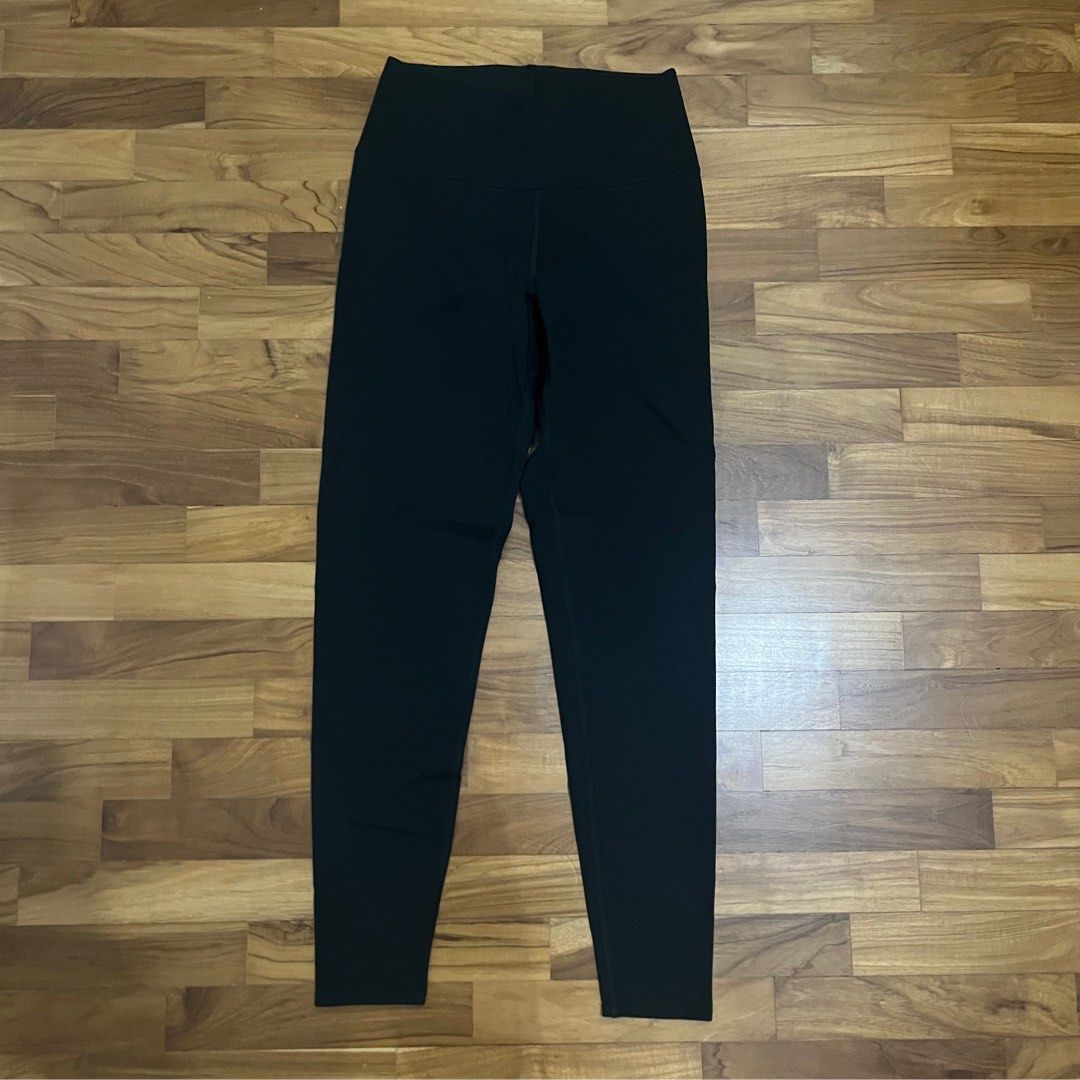 Uniqlo Heattech winter pants, Women's Fashion, Bottoms, Other Bottoms on  Carousell