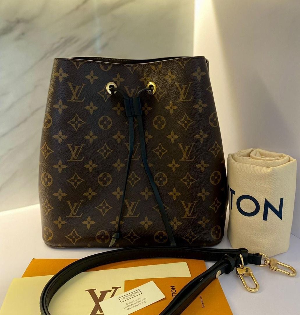 Like new LV neo noe noir 2017 ( db + box + strap + booklet)