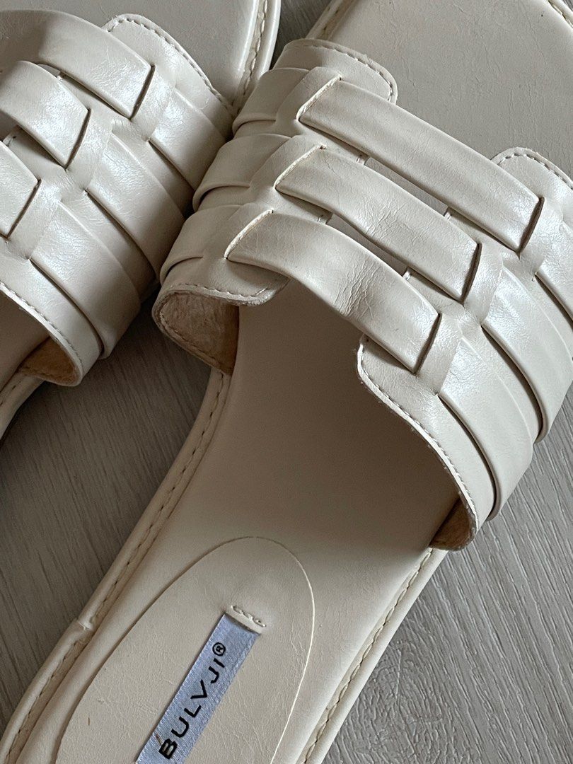 White leather hotsell sliders womens